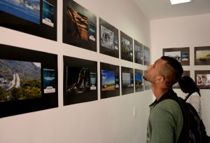 Cine Henfil exibe mostra de fotógrafos maricaenses