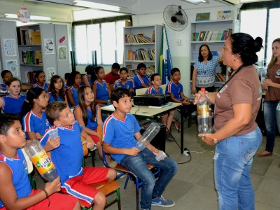 Imagem da visita do Maricá Mais Verde à escola em Inoã