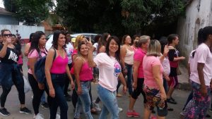 Caminhada das Vitoriosas lembra Outubro Rosa