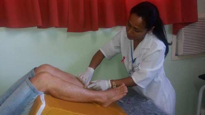 Imagem de tratamento de acupuntura em posto de saúde de São José