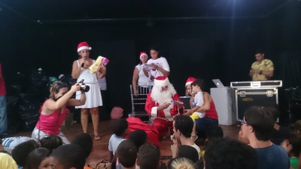SAREM realiza festa de Natal com Papai Noel