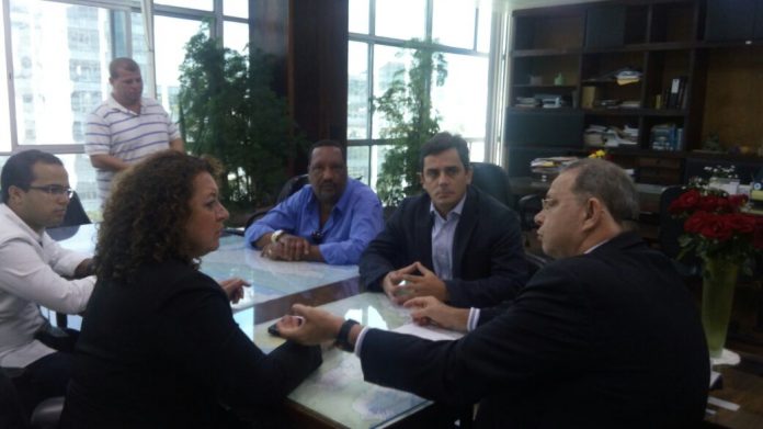 Imagem da reunião do prefeito Fabiano Horta com presidente do DER-RJ