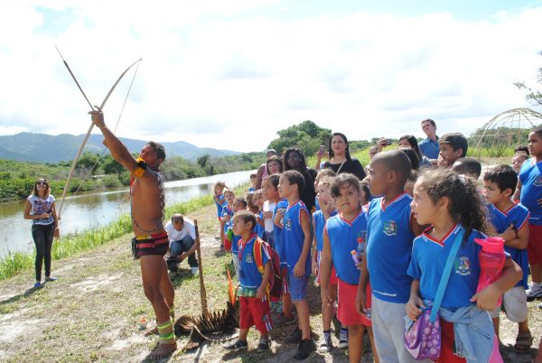 Alunos de escolas municipais visitam aldeia indígena