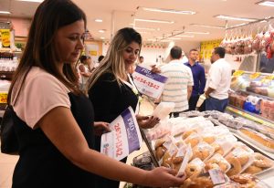 Ação conjunta de fiscalização chega a supermercados de Maricá