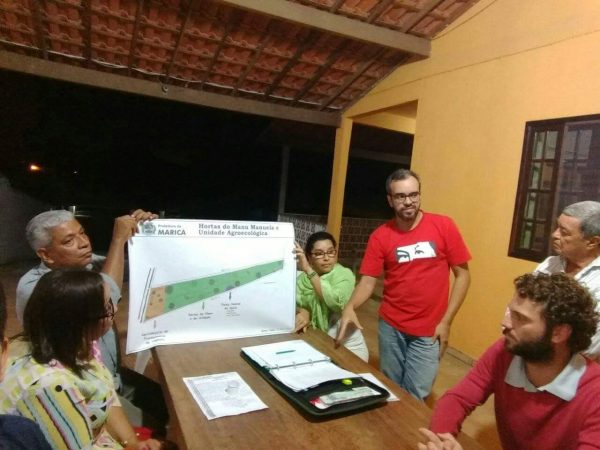 Moradores do Manu Manuela conhecem projeto de horta comunitária