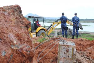 Prefeitura demole construções irregulares em Bambuí
