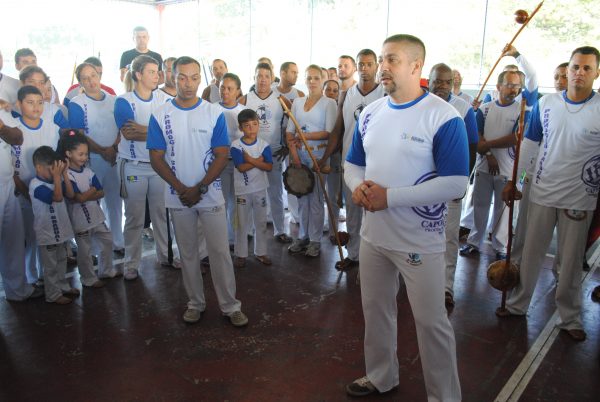 Secretaria faz promoção de alunos de capoeira