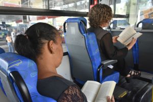 Viajando com a Leitura abre espaço para poesia nos Vermelhinhos