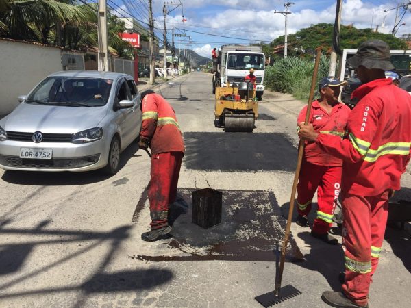 Antiga Rua 34 de Itaipuaçu recebe operação tapa-buracos