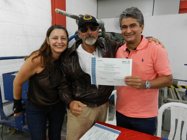 Parceria Prefeitura-Senai entrega certificados a 30 formandos em Itaipuaçu 