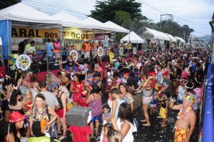 Maricarnaval 2018: blocos e escolas desfilam na Passarela do Samba 