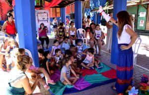 Crianças aprendem brincando na Praça do Saber 