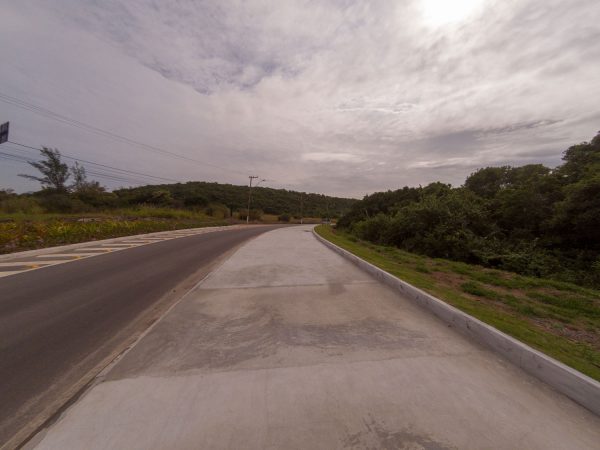 Nova calçada entre Zacarias e ponte do Boqueirão
