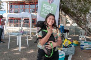 Proteção Animal realiza feira de adoção no Centro