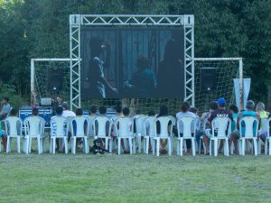 Público vibra com Cine Henfil em Movimento pela 1º vez no Caju