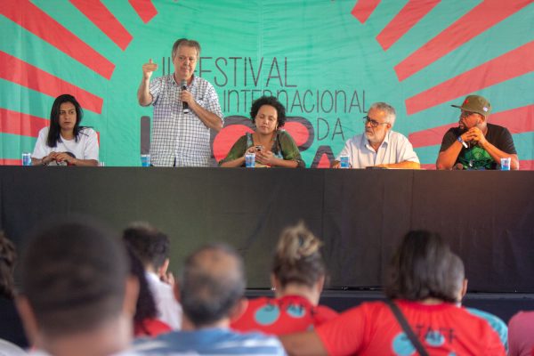 “O Rio e Seus Desafios” atrai grande público à Tenda dos Pensadores do Festival da Utopia