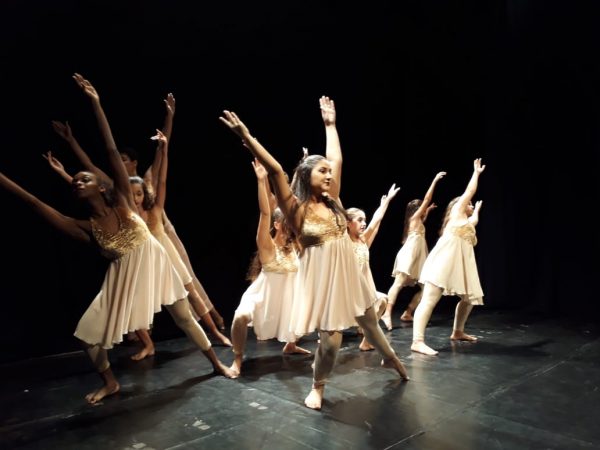 Dança no Cineteatro Henfil marca o primeiro dia do Festival Internacional da Utopia