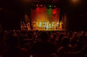 Alunos da Oficina de Teatro do CEU apresentam peça no Cinema Henfil