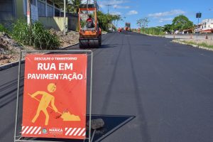 Mais uma rua do loteamento São Bento da Lagoa recebe asfalto