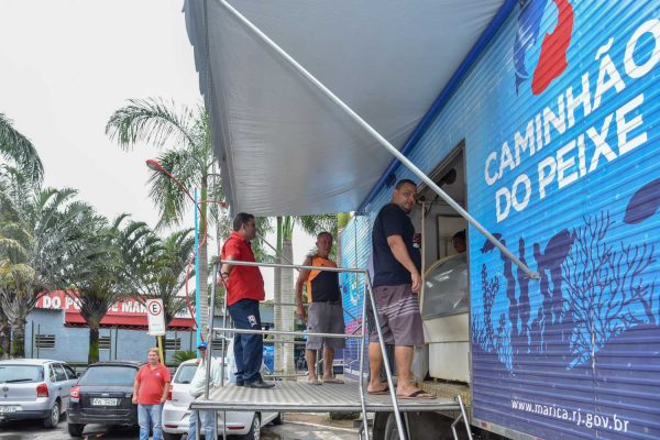 Caminhão do Peixe encerra a semana na Rodoviária de Maricá