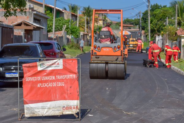 Asfalto novo beneficia ruas de Cordeirinho, Condado e Ubatiba