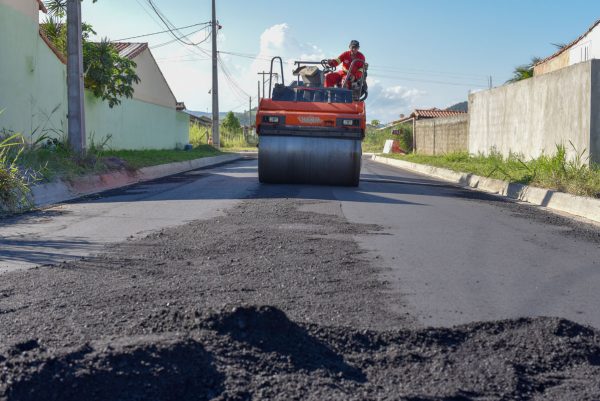 Mais asfalto em Itaipuaçu, Manu Manuela e Pedreiras