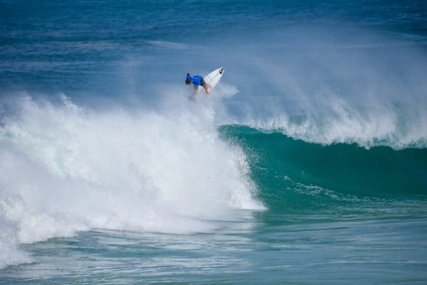 Surfistas profissionais elogiam ondas de Ponta Negra durante o Maricá Surf Pro/AM
