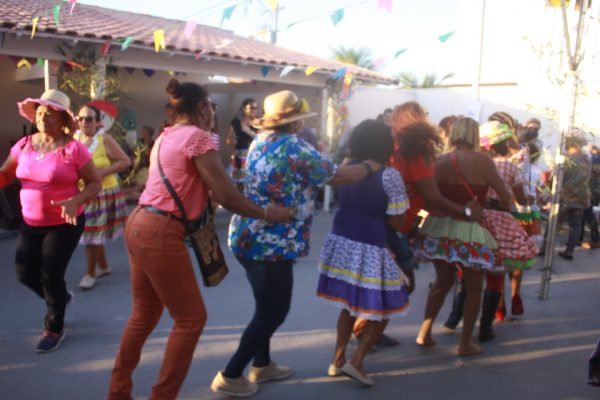 Terceira Idade de Itaipuaçu realiza primeira festa junina em sua nova casa