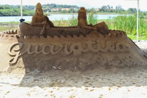 Esculturas de areia, a novidade na paisagem de Guaratiba