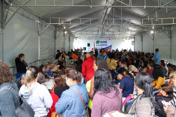 Ação do Sine Móvel encaminhou 71 pessoas para entrevistas de emprego em Maricá
