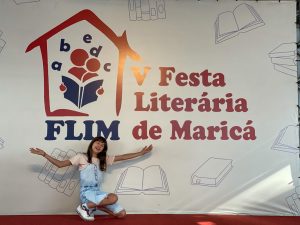 Atriz e escritora Leticia Braga encantou seus fãs durante a Festa Literária de Maricá 