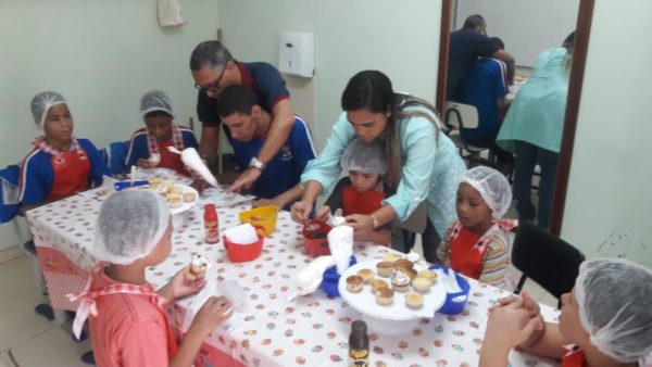 SAREM celebra o Dia das Crianças com oficina de cupcake