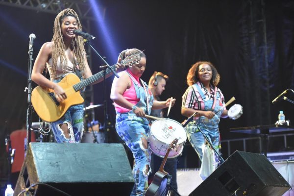 Mix de estilos musicais e intérprete de Libras foram os destaques do Festival Cultural de Verão