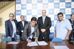 Convênio com estado para doação de R$ 45 milhões a São Gonçalo é assinado no Rio
