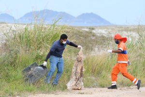 Ação de limpeza da Restinga de Maricá marca a Semana Mundial do Meio Ambiente