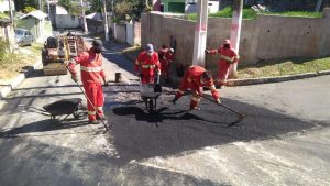 Prefeitura recupera ruas do Centro, Inoã, Itaipuaçu e Jaconé