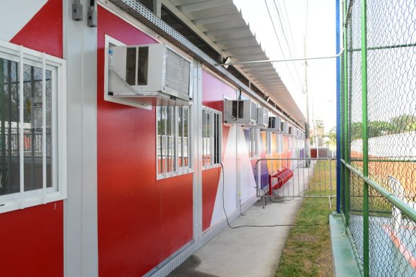 Prefeitura entrega a primeira escola de ensino médio de Itaipuaçu