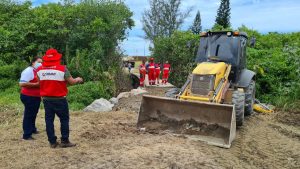 Prefeitura realiza intervenção em ponte improvisada por moradores em Itaipuaçu 