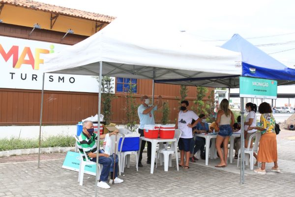 Vacinação itinerante contra a Covid-19 chega a Ponta Negra