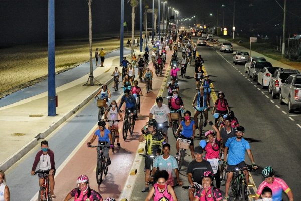 Prefeitura realiza evento Bike Night e movimenta Itaipuaçu