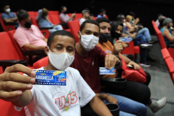 Prefeitura de Maricá exibe “Marighella” no Cine Henfil com a presença de atores do filme