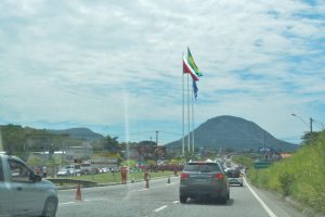 Prefeitura inaugura monumento das bandeiras em Inoã