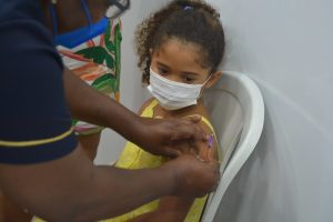 Unidade Móvel de Saúde inicia vacinação infantil contra a Covid-19