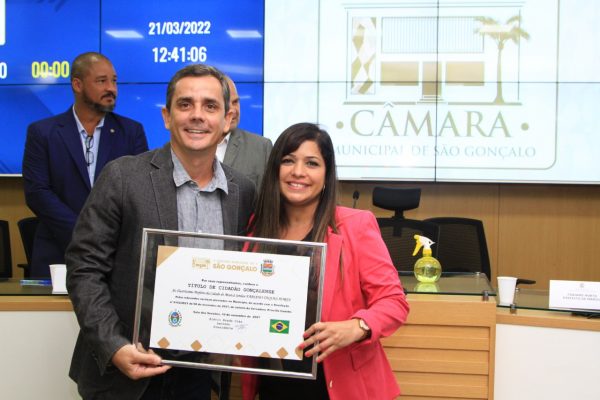 Prefeito Fabiano Horta recebe título de Cidadão Gonçalense