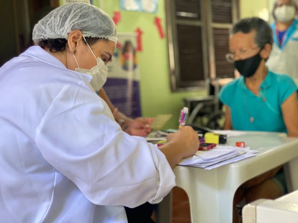 Primeiro dia da campanha de vacinação contra a gripe em Maricá
