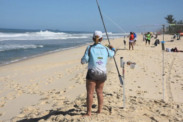 Circuito estadual de pesca agitou a praia de Cordeirinho