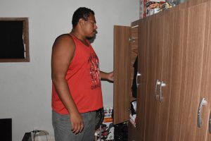 Morador de Maricá recebe benefício da Prefeitura e retoma sua vida após chuvas de abril