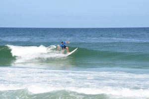 Praia de Ponta Negra recebe competição nacional de surf profissional e amador