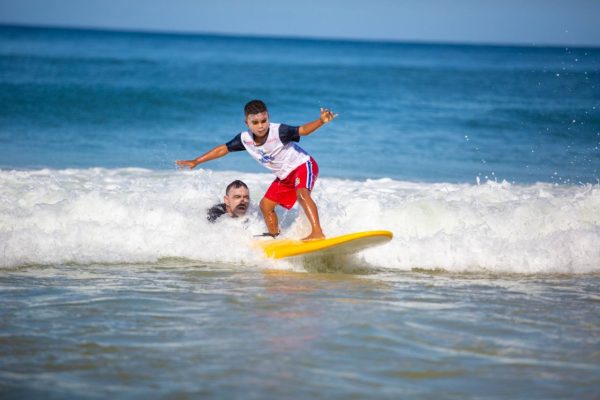 Competição nacional de surfe profissional e amador terá oficina gratuita