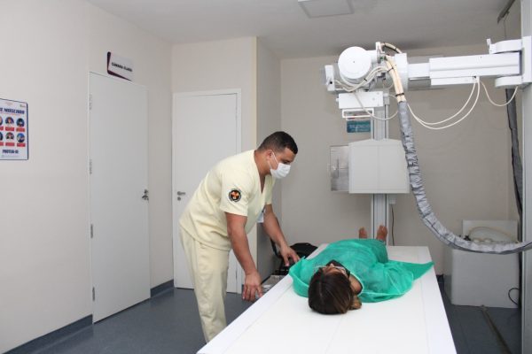 Prefeitura moderniza instalações de radiografia do Hospital Conde Modesto Leal